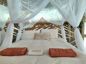 Ecocabaña Pocahontas en rio Santo Domingo, Melcocho