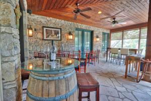 Fall Creek Vineyards Chardonnay Room