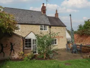 Charity School House - 哈尔福德