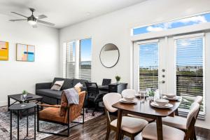 Luxurious New Unit 1Bd1Ba Pool Golf Sim