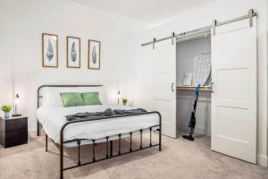 Luxurious New Unit 1Bd1Ba Pool Golf Sim