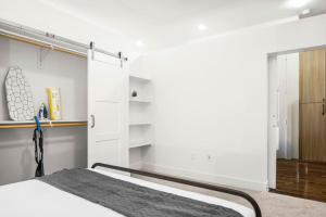 Luxurious New Unit 1Bd1Ba Pool, Golf Sim