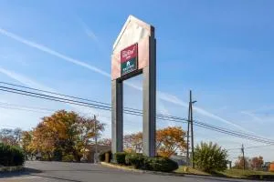 HomeTowne Studios by Red Roof Lancaster - Mountville