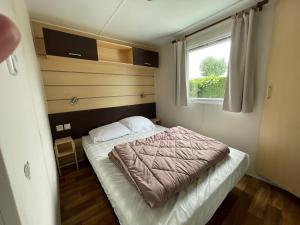 Maisons de vacances Mobile home - 3 bedrooms - Cc718 Les Charmettes 4 stars : photos des chambres
