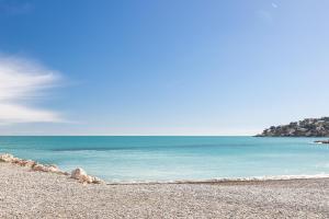 RIVIERA PRESTIGE - Appartement calme à 50m de la plage avec terrasse et parking
