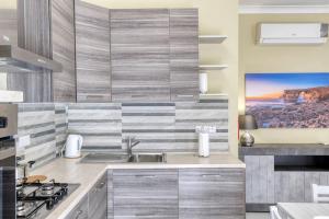 Seaview,beautiful 3br Apt 2