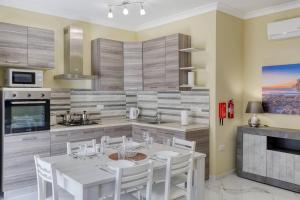 Seaview,Beautiful 3BR Apt 2