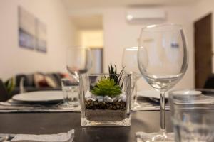 Beautiful Modern Central 2br Apt