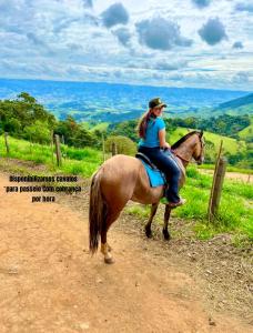 Chalé Mirante da Colina1 com hidro privativa e café da manhã