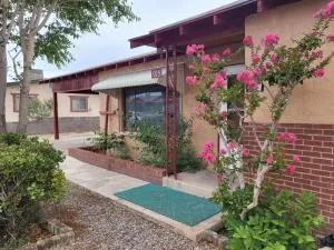 Top of the Hill Guest House - Mimbres