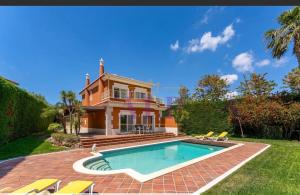 4 bed 4 bathroom villa Quinta da Boavista