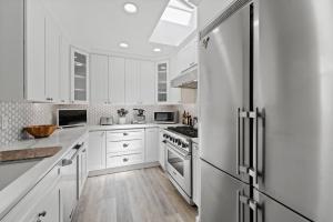 USF Luxury Furnished Flat Steps to Trader Joes-Target-Lucky Supermarket