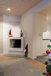 Cozy villa near Santa Park