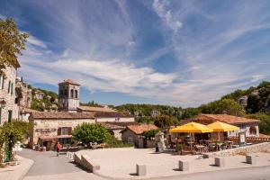 Hotels Hotel La Garenne : photos des chambres