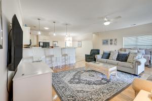 2 Blocks to Ocean: Garden City Beach Home w Pool!
