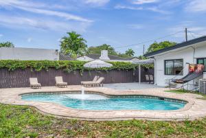 POOL & BBQ with the family