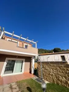 Villetta Alloro K&G House2 - Tungoni