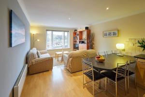 Host & Stay - Seal View