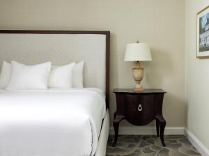 Deluxe King Room room in The Mayton