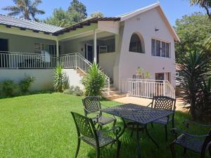 8 on Acacia Guesthouse