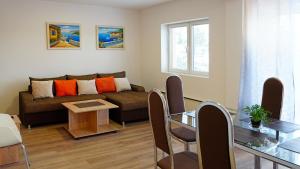 Apartments Bramar