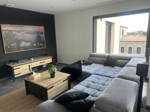 Villas Magnifique maison de village avec piscine chauffee et jacuzzi : photos des chambres
