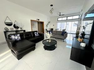 Entire Villa in Paradise! nearDfun