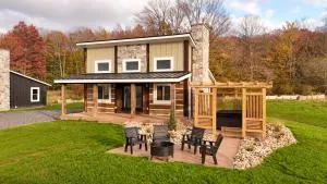 Valley View Resort Cabin #5, 2-Bed, Modern-Luxury with Hot Tub in Canaan Valley, WV - Dryfork