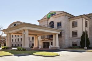 Holiday Inn Express Hotel & Suites Opelika Auburn by IHG