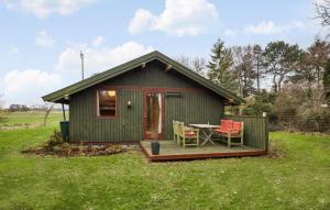 3 Bedroom Beautiful Home In Hundested