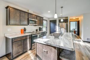 Golf, Hike and Boat Home with Fire Pit in Friendship