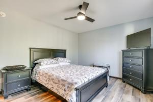 Golf, Hike and Boat Home with Fire Pit in Friendship