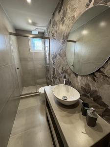 Artemis Apartments