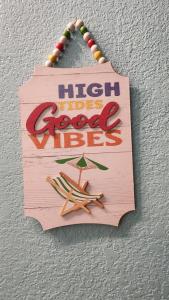 Beach, Boat, and shopping -- Studio Apartment