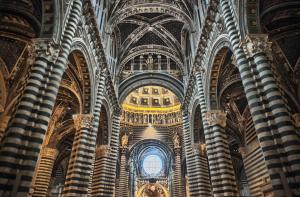 Via Stalloreggi 38, 53100 Siena, Italy.