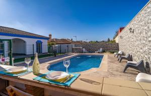 5 Bedroom Gorgeous Home In Los Barrios