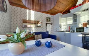 Cozy Home In Borlänge With Lake View