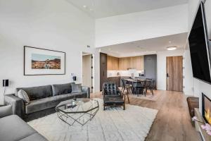 Electric Pass Lodge 604 by Snowmass Mountain Lodging