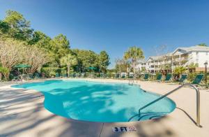 Cozy 2BR at Barefoot! Perfect for 4! Unit 414