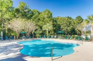 Cozy 2BR at Barefoot! Perfect for 4! Unit 414