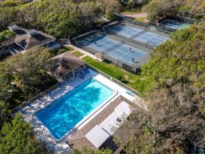 Tropical Oasis Steps from Car-Free Beach! Sea Woods Condo 114