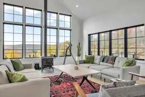 Magnificent Chalet Sweeping Views and Hot Tub - Chaffee