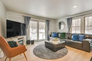 22 Mi to Boyne Mountain Home with Fire Pit! - Alanson