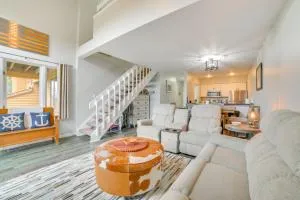 1 Mi to Nubs Nob Ski Resort Harbor Springs Condo - Charlevoix