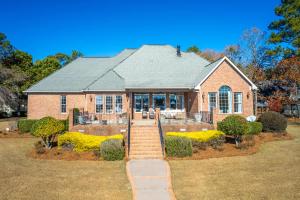 Lakeside Lane Retreat