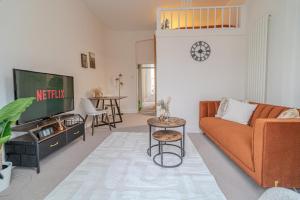 1-Bed Flat in Kensington W8