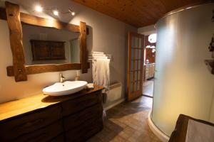 Peaceful Waterfont Cottage - Quebec