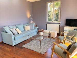 Villa Dora Attika by Fewotessin