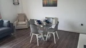 Morden Model Accommodation - 米查姆