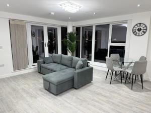 Serenity Waterfront 2 Bed Apartment